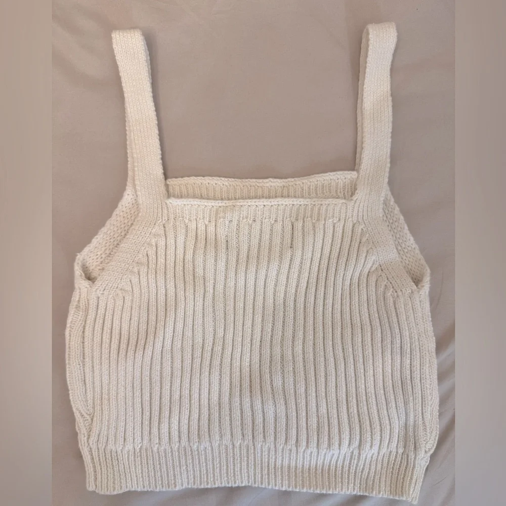 White Knit Tank Crop with Floral Embroidery - Picture 2 of 5